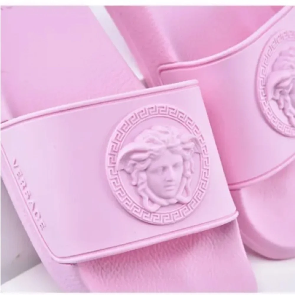 Versace elegant slides